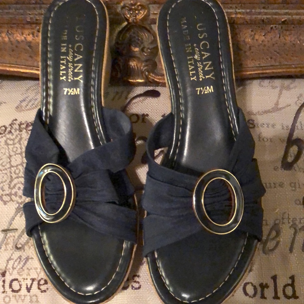 Shoes - Picture 3 of 6
